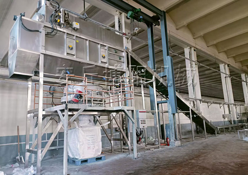 小蘇打自動(dòng)拆包機(jī)現(xiàn)場  自動(dòng)拆包系統(tǒng)設(shè)備